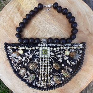 Collier Parure de l'or et des nacres