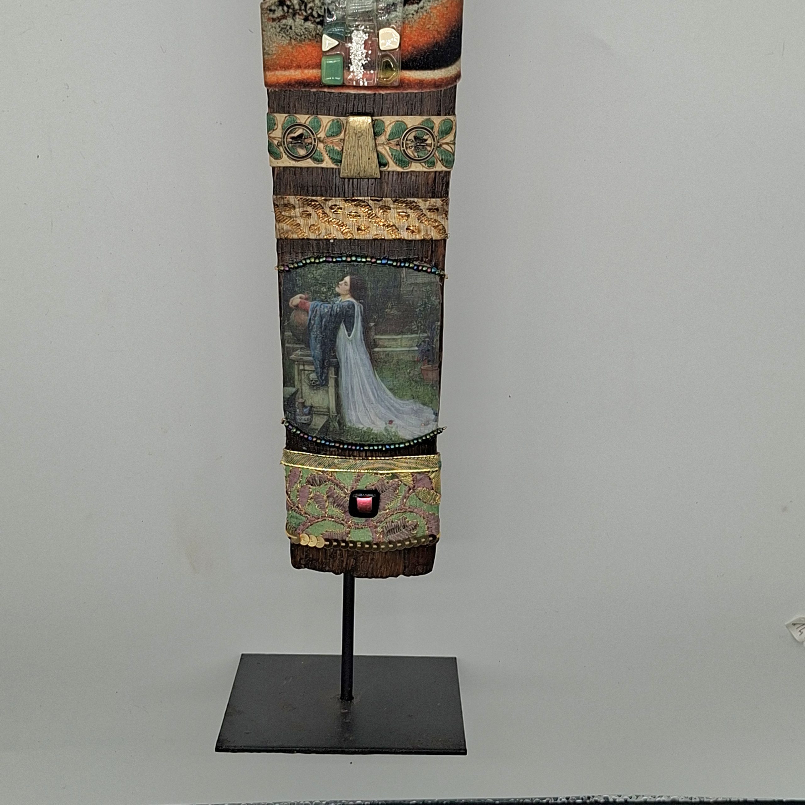 TOTEM Femme à la cruche – Image 6
